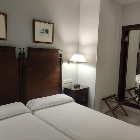 Hotel Iberia Plaza America กาเซเรส ภายนอก รูปภาพ