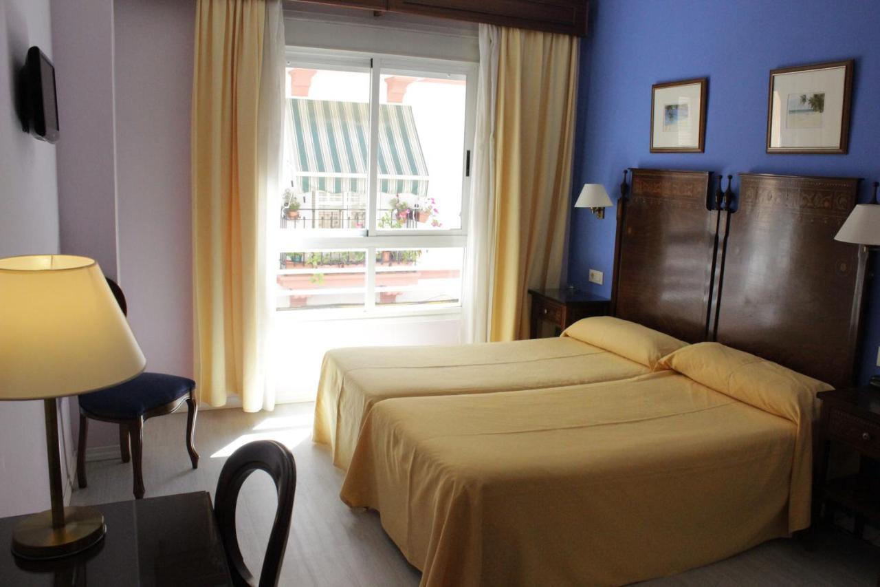 Hotel Iberia Plaza America กาเซเรส ภายนอก รูปภาพ