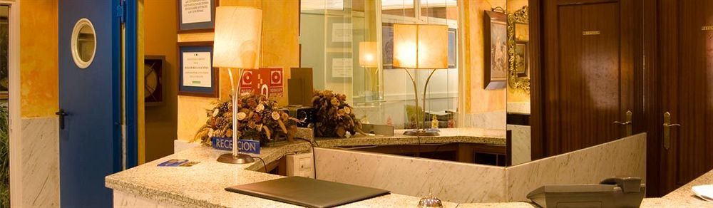 Hotel Iberia Plaza America กาเซเรส ภายนอก รูปภาพ