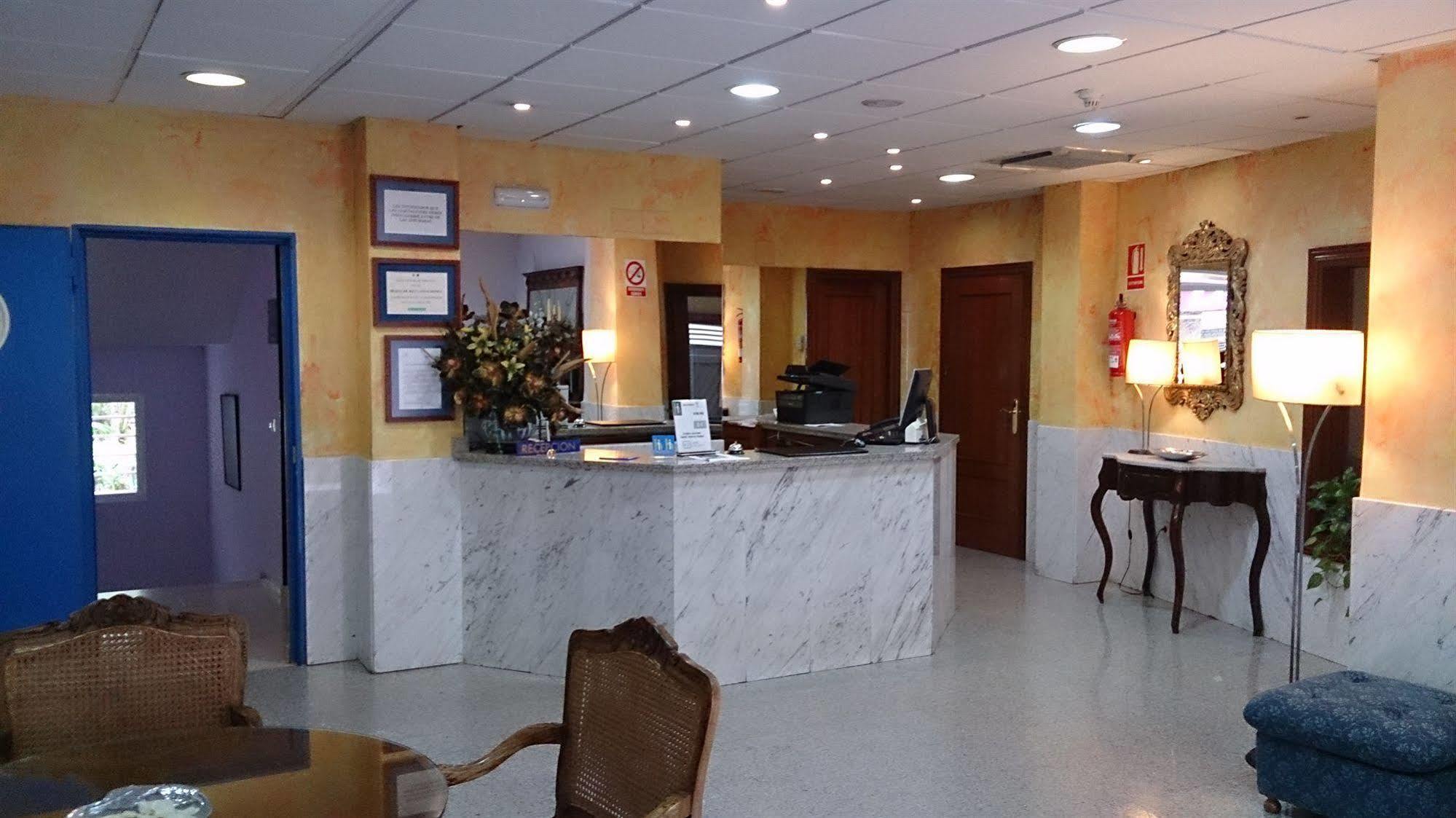 Hotel Iberia Plaza America กาเซเรส ภายนอก รูปภาพ